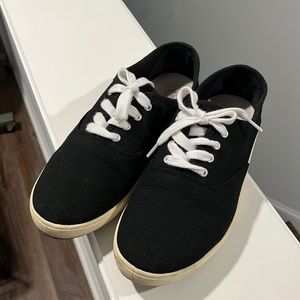 ESMARA Black & White Sneakers